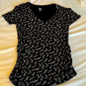 Old Navy maternity T-shirt with ruching along the sides, size small